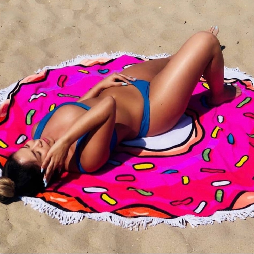 Donut Beach Blanket 🍩 🏝 - Picture 2 of 4